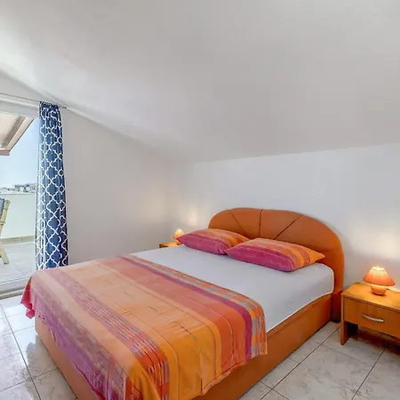 Будинок відпочинку Cozy In With Private Swimming Pool, Be Inside Or Outside *