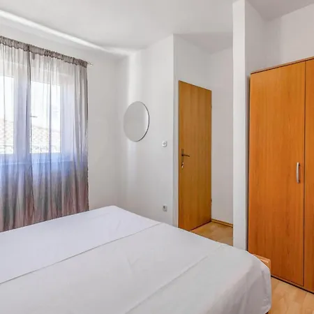 Будинок відпочинку Cozy In With Private Swimming Pool, Be Inside Or Outside